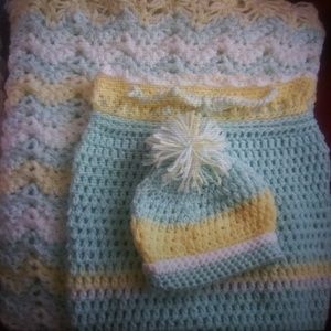 Baby cocoon blanket set